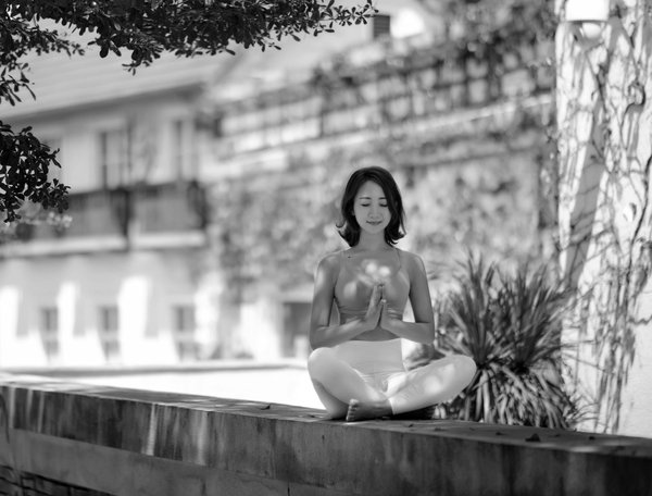 How can diet adjustments impact pregnancy health in the UK?